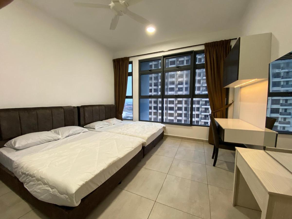 Atlantis Residences Seaview I Poolview Free Wi-fi Parking Apartment Malacca