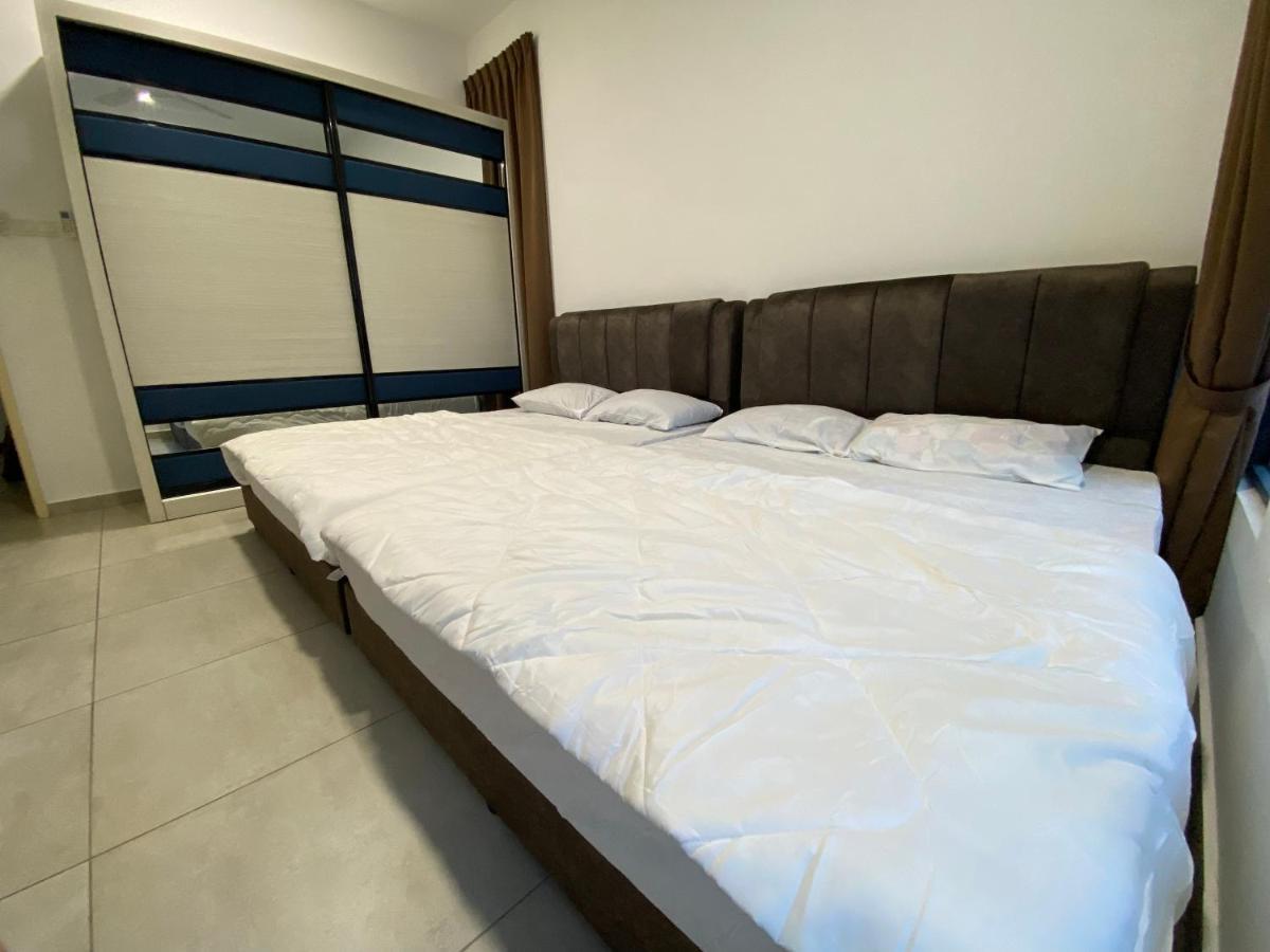 Atlantis Residences Seaview I Poolview Free Wi-fi Parking Apartment Malacca