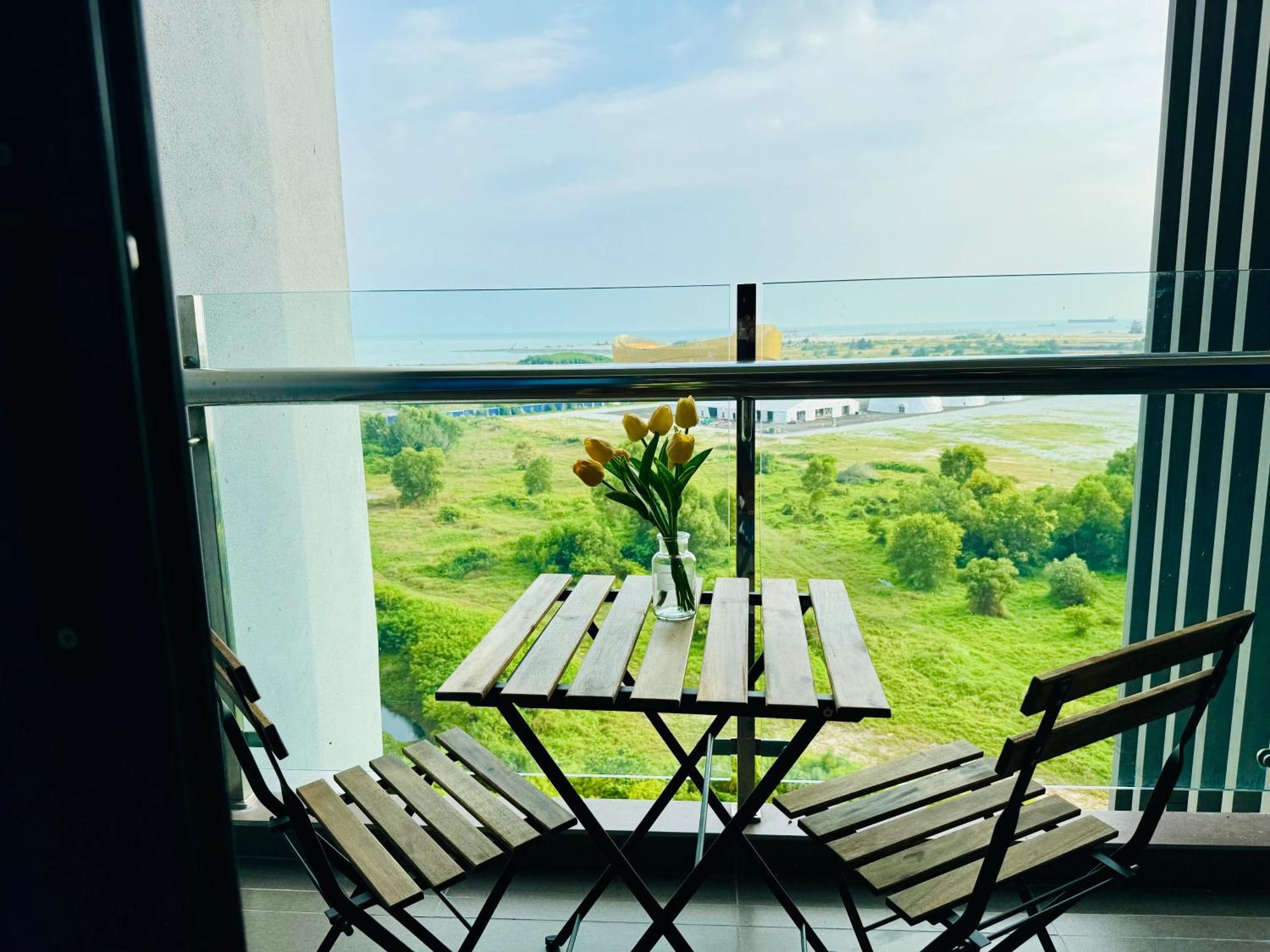 Atlantis Residences Seaview I Poolview Free Wi-fi Parking Apartment Malacca